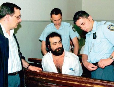 Θεόφιλος Σεχίδης: O δολοφόνος που κατακρεούργησε την οικογένεια του στην «ελεύθερη κοινωνία» το 2017; (βίντεο)